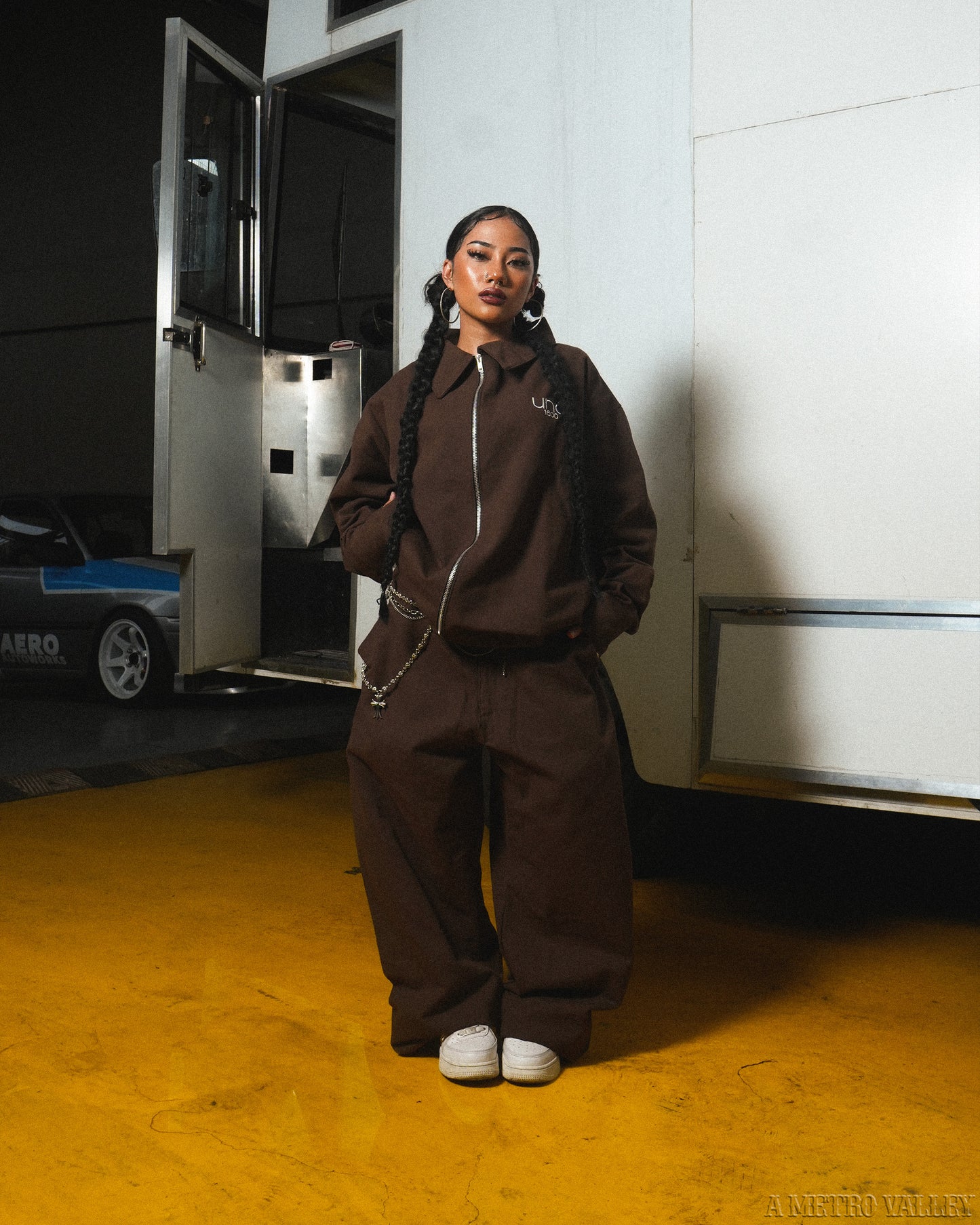 UND1600 Brown Denim Pants
