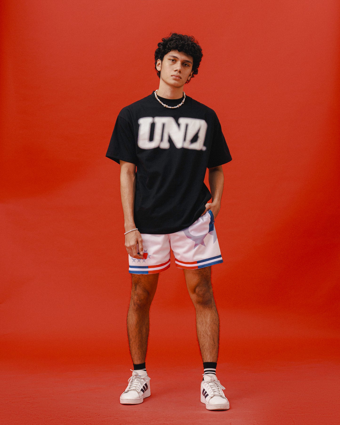 UND Logo Blur Tee in Black