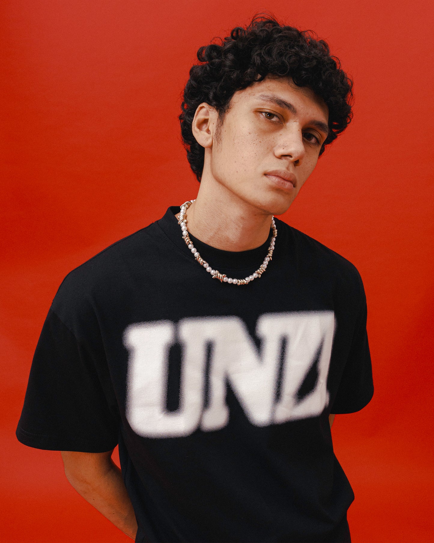 UND Logo Blur Tee in Black