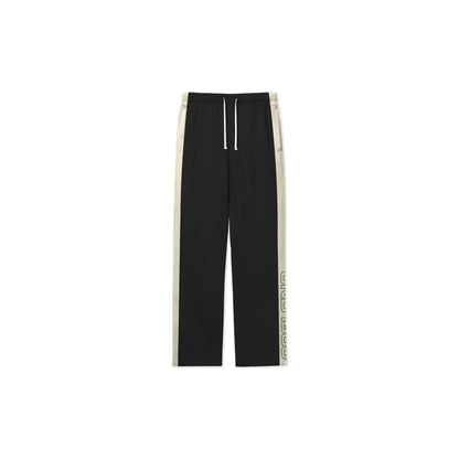 UND1600 Straight Leg Sweats in Black