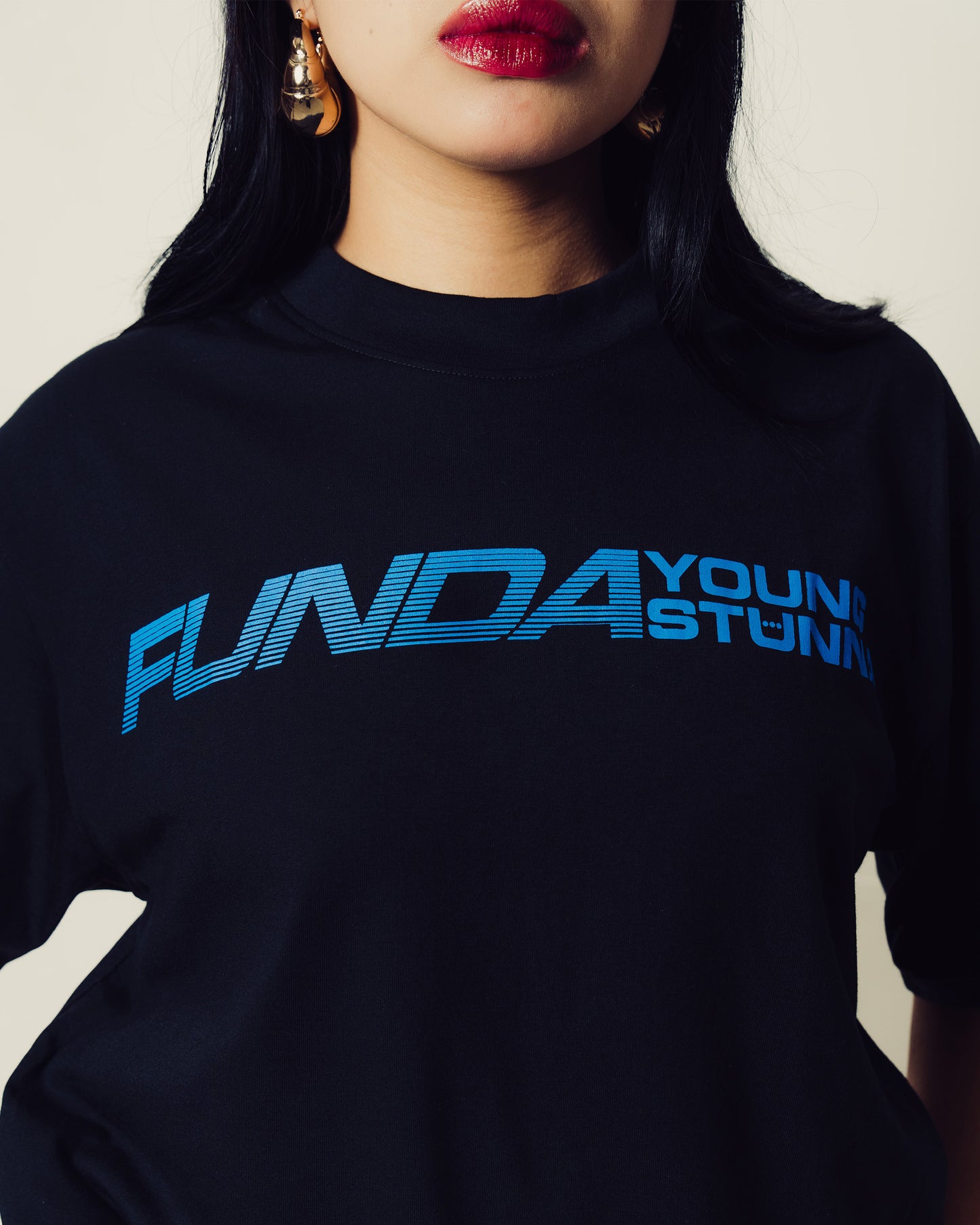 ¥$ FUNDA Tee in Black